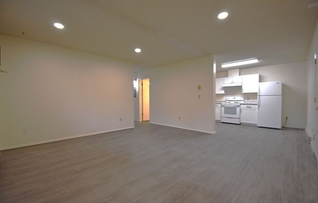 2BR/1Ba, close to 7th Street, food truck court and shopping