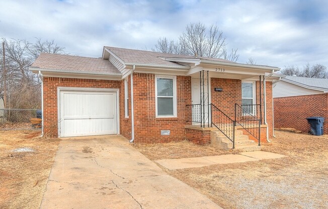 Charming 2 Bed Bungalow in the heart of OKC.