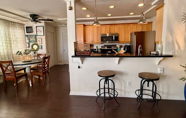 Beautifully renovated 2 BD, 1 BA condo with A/C for rent in City Heights!