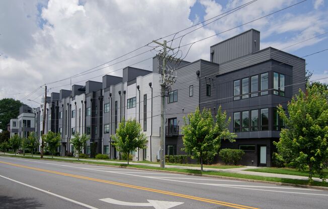 Luxury Townhouse in Boutique Community