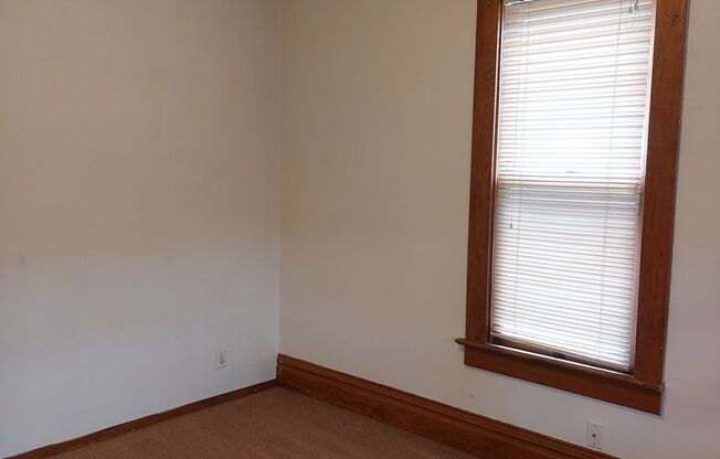 (1610 8th Ave)