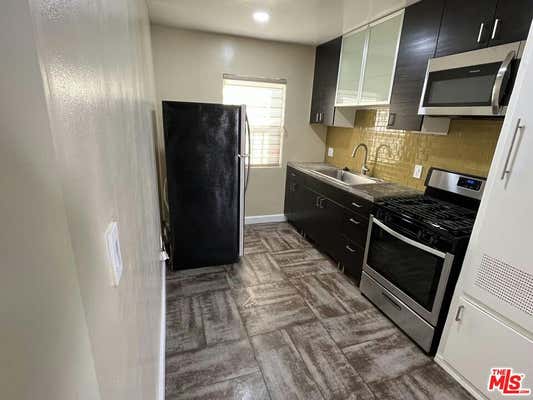 2 beds, 1 bath, 700 sqft, $2,100, Unit 1