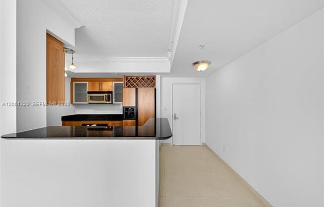 2 beds, 2 baths, $4,000, Unit # 2219