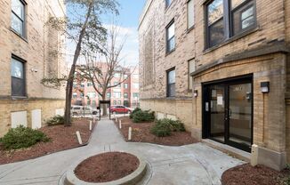 2 beds, 1 bath, $1,350, Unit 6158-1F