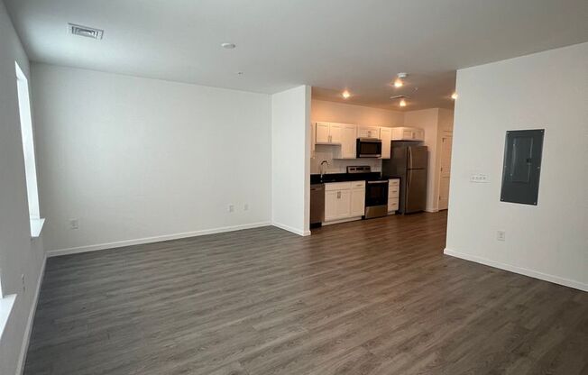 Studio, 1 bath, 700 sqft, $1,200, Unit Apt 211