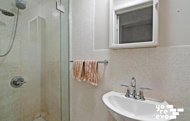 1 bed, 1 bath, $3,750, Unit 3B