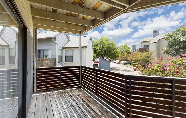 1 bed, 1 bath, 825 sqft, $834