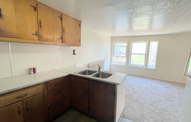 1 bed, 1 bath, $1,095, Unit 6