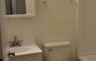 1 bed, 1 bath, 432 sqft, $950, Unit 12