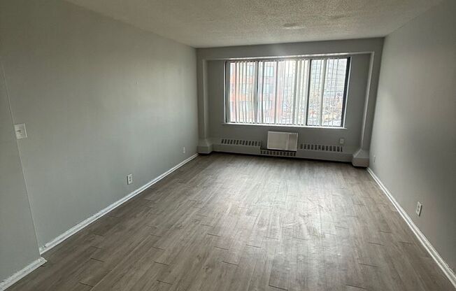 1 bed, 1 bath, 430 sqft, $1,400, Unit 517