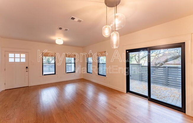310 LE GRANDE AVE