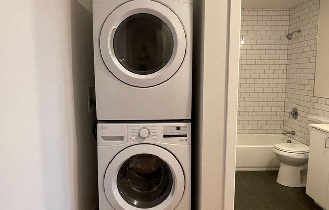 2 beds, 2 baths, 7 sqft, $1,995, Unit 2D