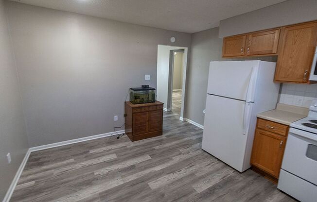 2 beds, 1 bath, $1,225