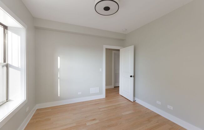 2 beds, 1 bath, 877 sqft, $2,895, Unit 2455-3