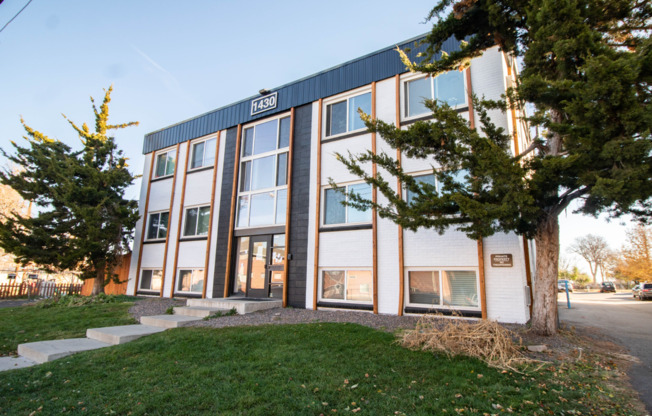 1st month free! Studio, 1 or 2 bedroom units available!