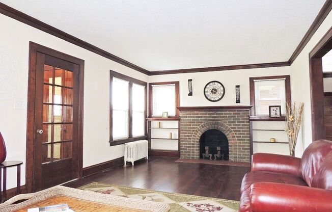 4 Bed - 1.5 Bath Colonial for Rent in Euclid!