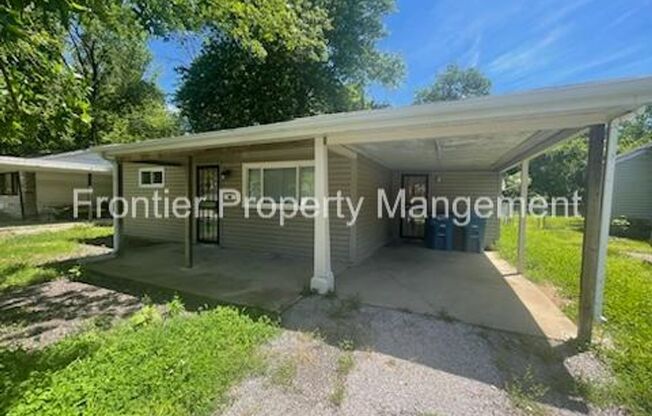 Charming 2 Bed 1 Bath House Ready for Move in!