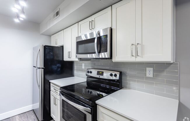 2 beds, 1 bath, 830 sqft, $1,395, Unit 49