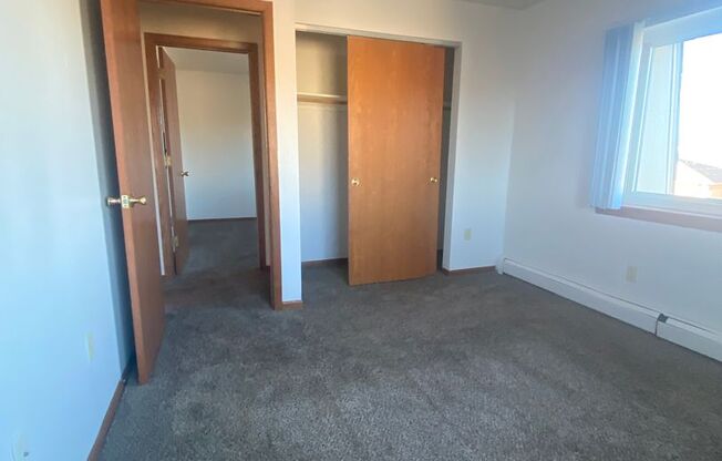 2 beds, 1.5 baths, 963 sqft, $1,299, Unit 5166 D05