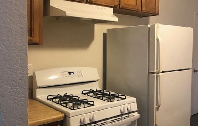 2 beds, 1 bath, 825 sqft, $1,300, Unit 124