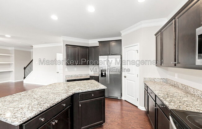 6821 RESTING GRV RD