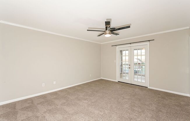 3 beds, 2 baths, $2,450, Unit Unit 122