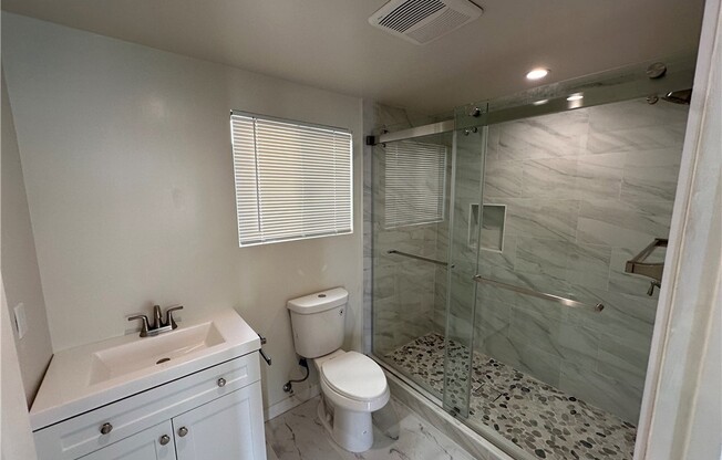 Studio, 1 bath, 400 sqft, $1,950