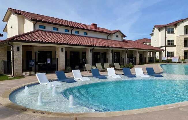 WELCOME TO AVERY OAKS