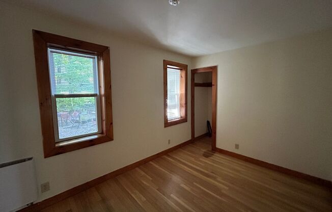 2 beds, 1 bath, $1,950