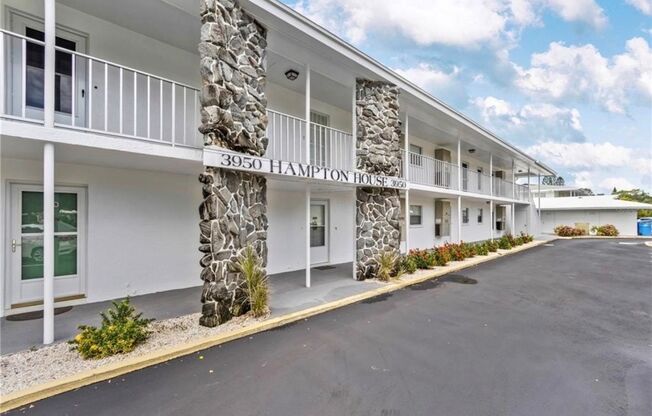 55+Community - ANNUAL 1/1 GREAT LOCATION - UPDATED UNIT WITH COMMUNITY HEATED POOL!