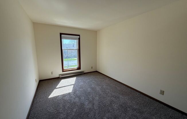 2 beds, 1 bath, 1,008 sqft, $1,650, Unit 7717CF