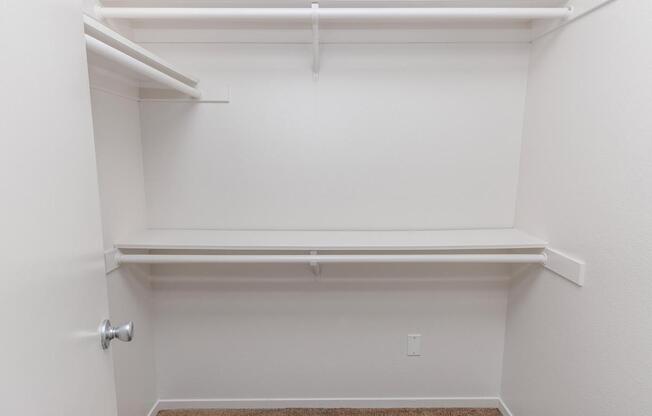 WALK-IN CLOSETS