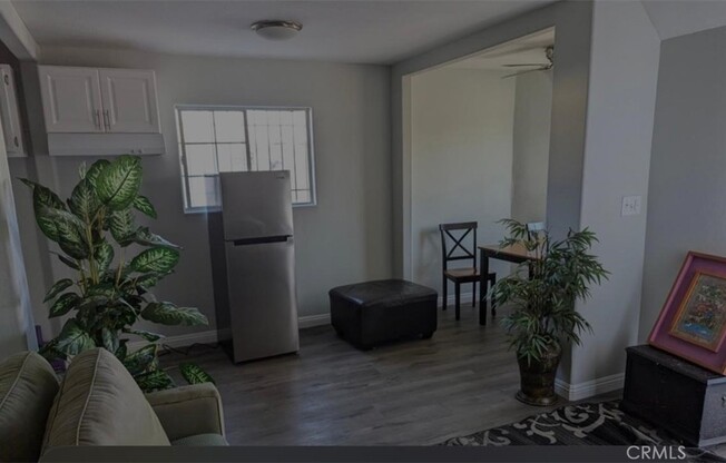 2 beds, 1 bath, 950 sqft, $2,675