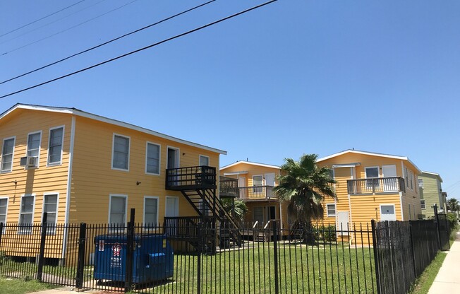 3 beds, 1 bath, 950 sqft, $1,295, Unit 12