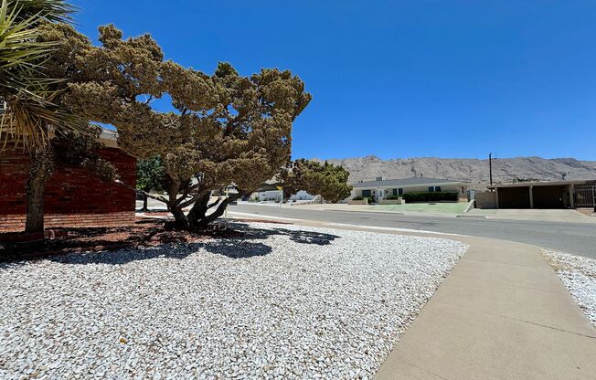 West El Paso 5bed/3bath + office and Mountain VIews!