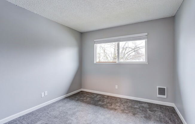 2 beds, 1 bath, 836 sqft, $1,495, Unit 29