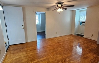 2 beds, 1 bath, 1,200 sqft, $1,300, Unit 3