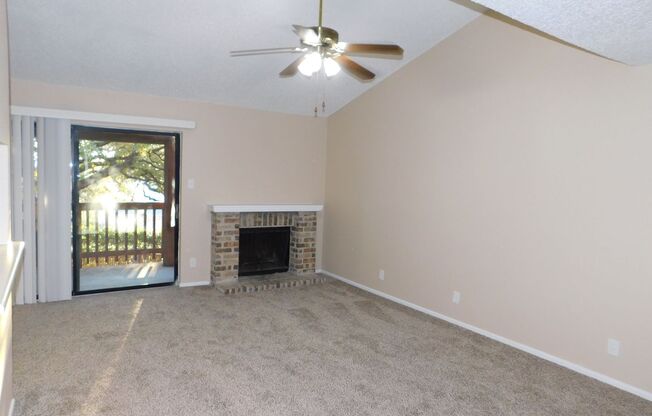 Country Hollow Condominiums