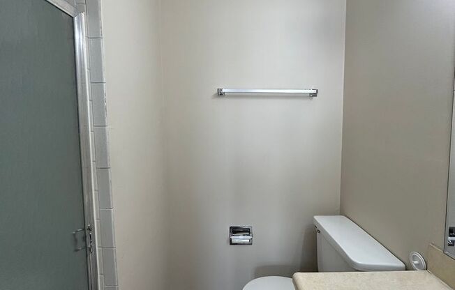 2 beds, 2 baths, 1,200 sqft, $975, Unit #10