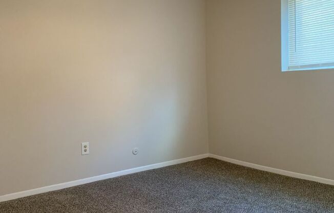 2 beds, 1 bath, 700 sqft, $945, Unit 9155