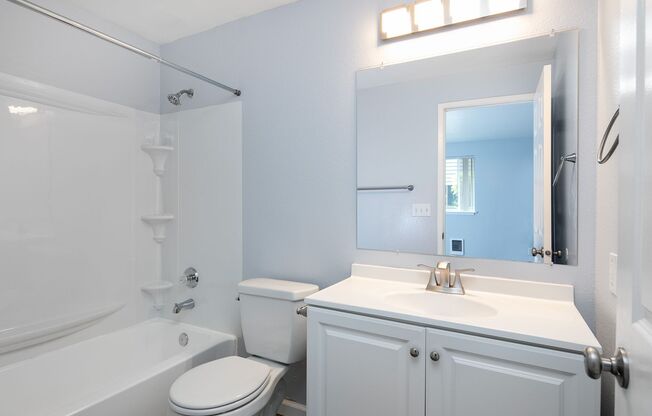 1 bed, 1 bath, 723 sqft, $1,675, Unit B23