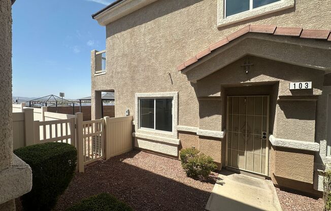 Las Vegas 3 bed 2.5 bath townhome City Views....