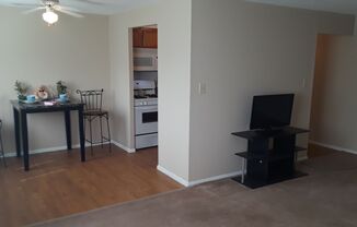 2 beds, 1 bath, $1,035, Unit B202