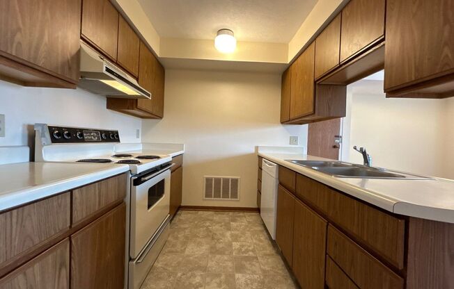 208 E 5 (York,NE)