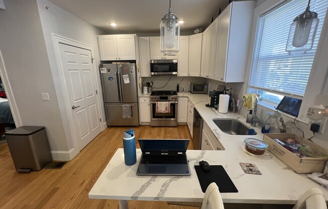 3 beds, 2 baths, $4,500, Unit 1