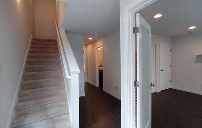 Contemporary Home in Bryant for Rent!