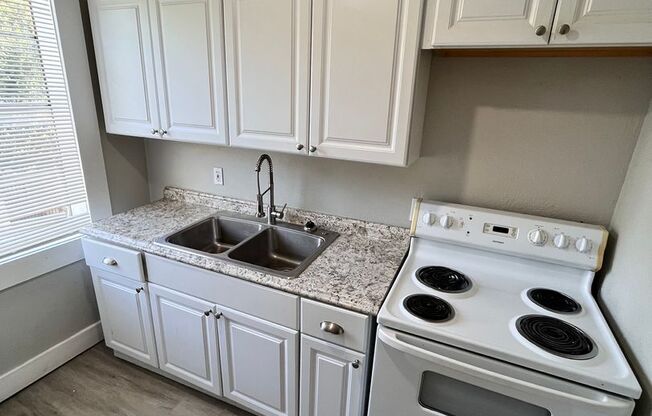 Gorgeous Studio Near The Pearl!