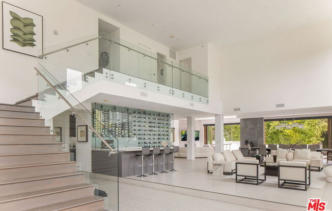12443 SUNSET BLVD