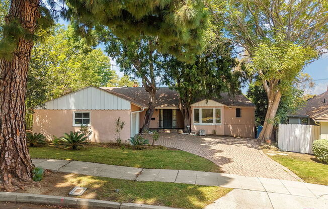 9149 HILLSBORO DR