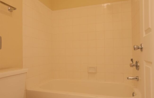 2 beds, 2 baths, $1,550, Unit UNIT 1102